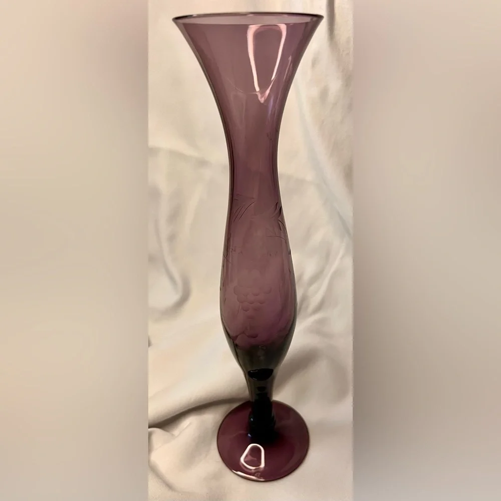 VTG Amethyst Glass Vase Etched Grapes Purple Hour Glass Bud Vase 10” Vintage